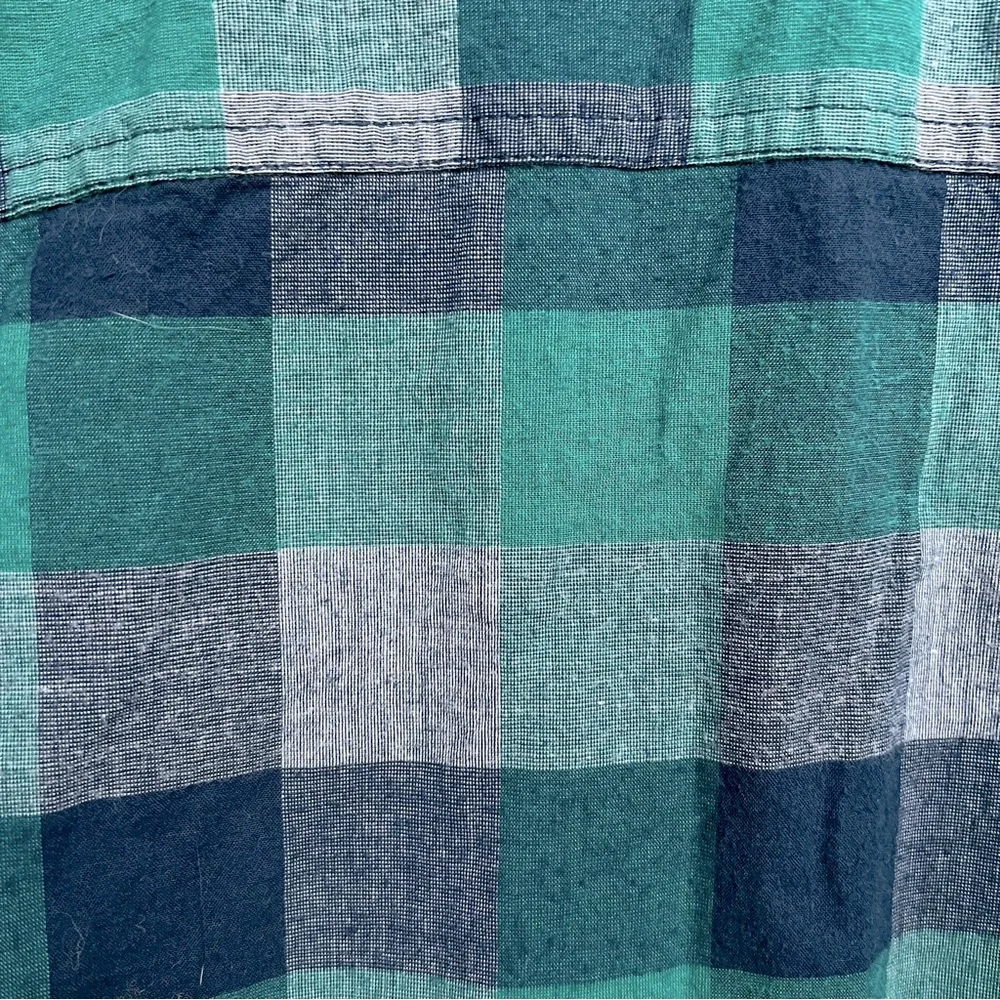 Hollister Plaid Poplin Long Sleeve Button Down Shirt - Picture 11 of 14